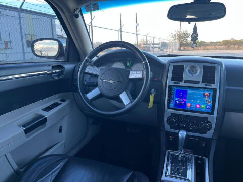 2006 Chrysler 300 SRT-8