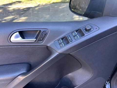 2017 Volkswagen Tiguan 2.0T SEL 4Motion