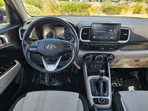 2020 Hyundai Venue SEL