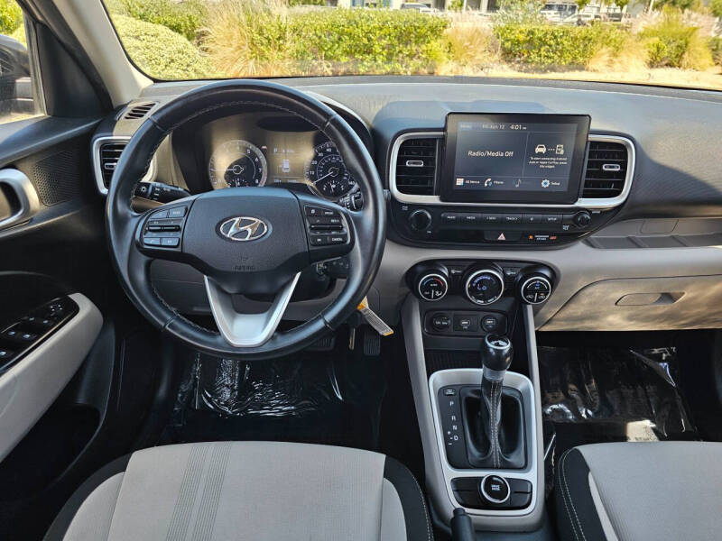 2020 Hyundai Venue SEL