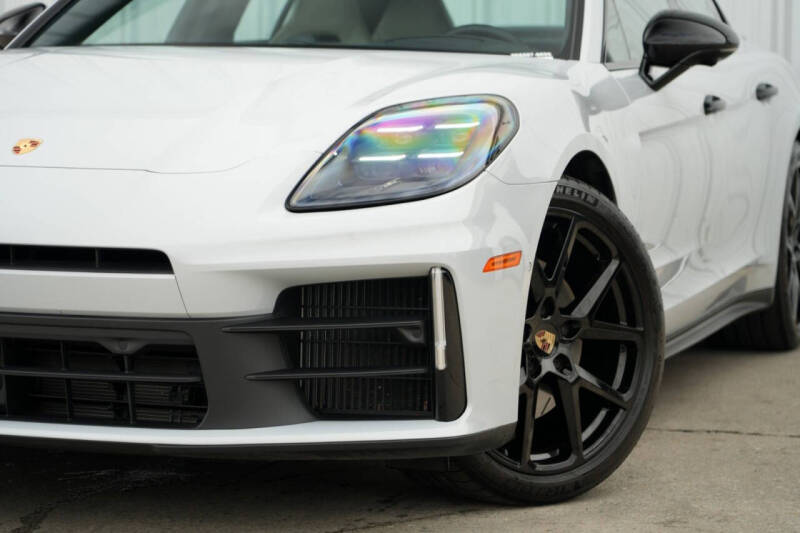 2024 Porsche Panamera 4