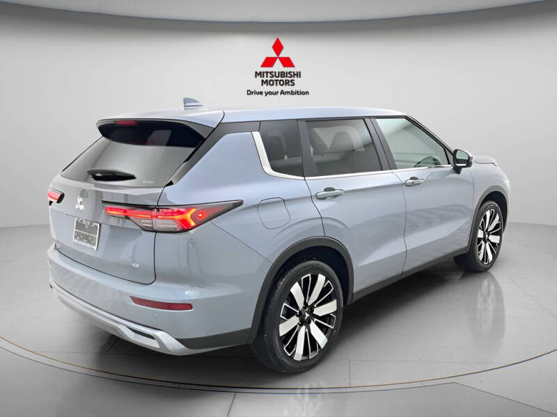 2026 Mitsubishi Outlander SE