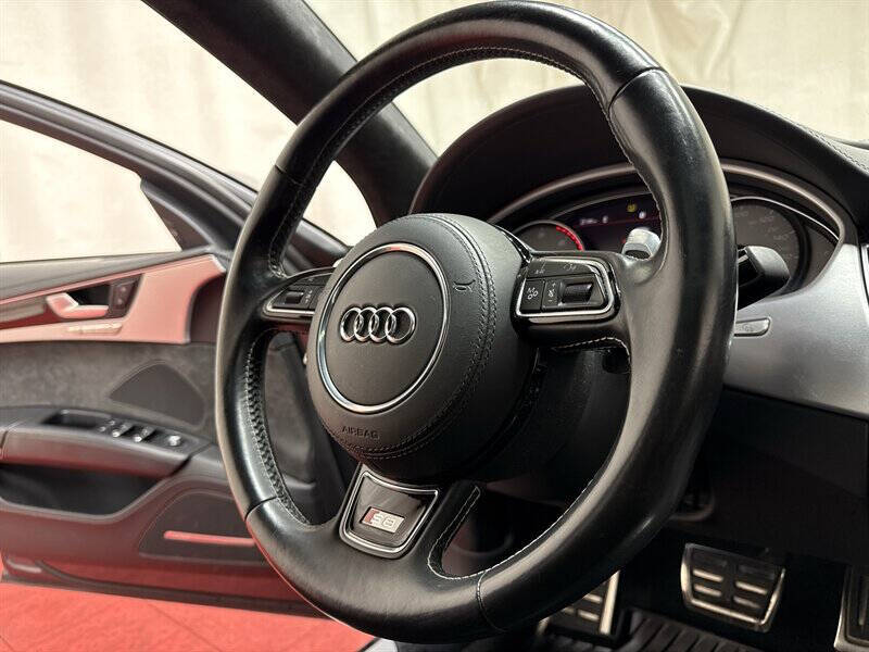 2015 Audi S8 4.0T quattro