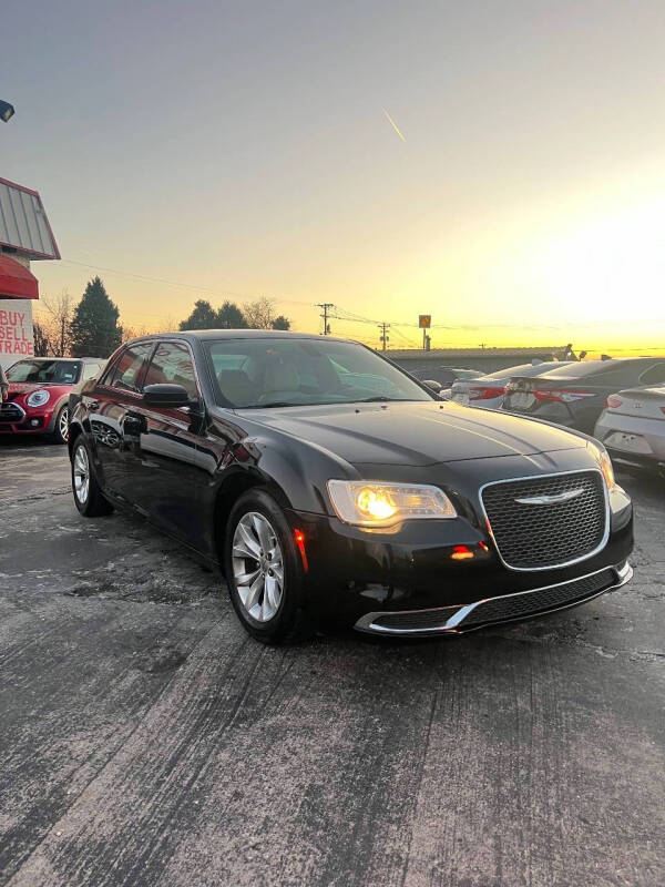 2015 Chrysler 300 Limited photo 3