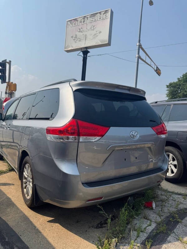 2013 Toyota Sienna XLE 8-Passenger