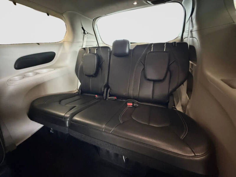 2022 Chrysler Pacifica Touring L