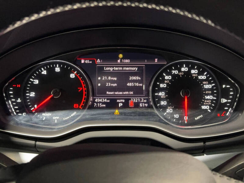 2020 Audi Q5 quattro Titanium Premium 45 TFSI