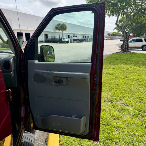 2008 Ford E-Series E-350 SD XLT