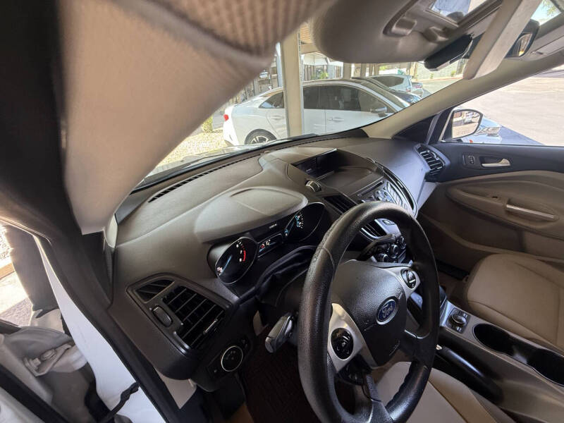 2016 Ford Escape SE - Photo 13