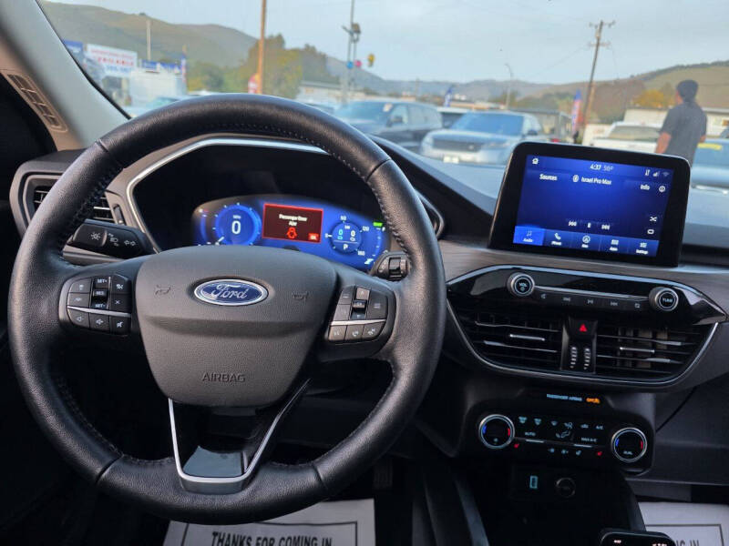 2020 Ford Escape Hybrid Titanium