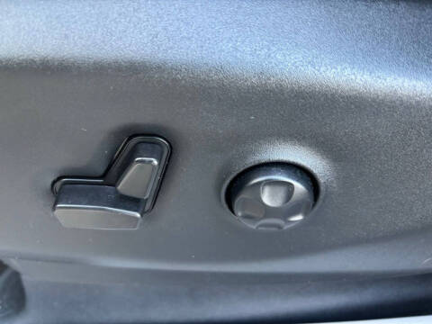 2024 Chrysler Pacifica Plug-In Hybrid Select