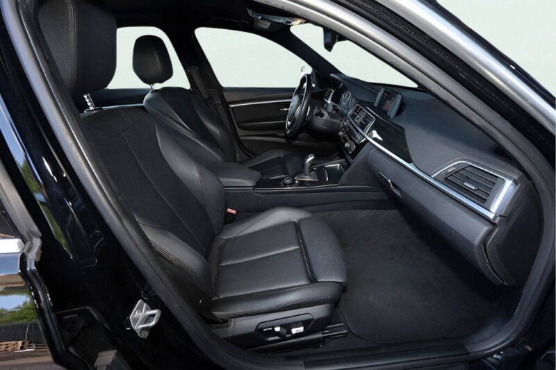 2018 BMW 3 Series 330i