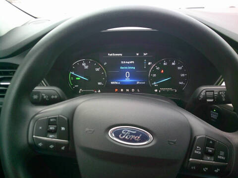 2022 Ford Escape Hybrid SE