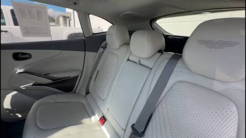 2021 Aston Martin DBX