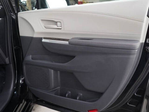 2024 Toyota Sienna LE 8-Passenger