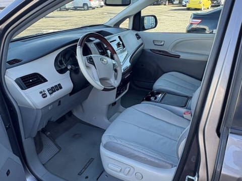 2012 Toyota Sienna