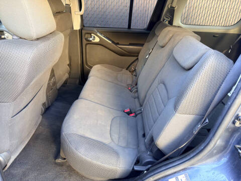 2006 Nissan Pathfinder LE