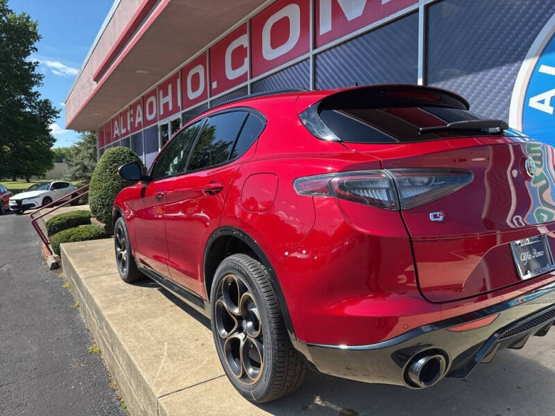 2025 Alfa Romeo Stelvio Intensa