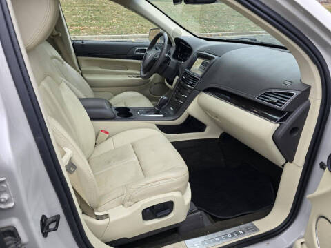 2019 Lincoln MKT Reserve