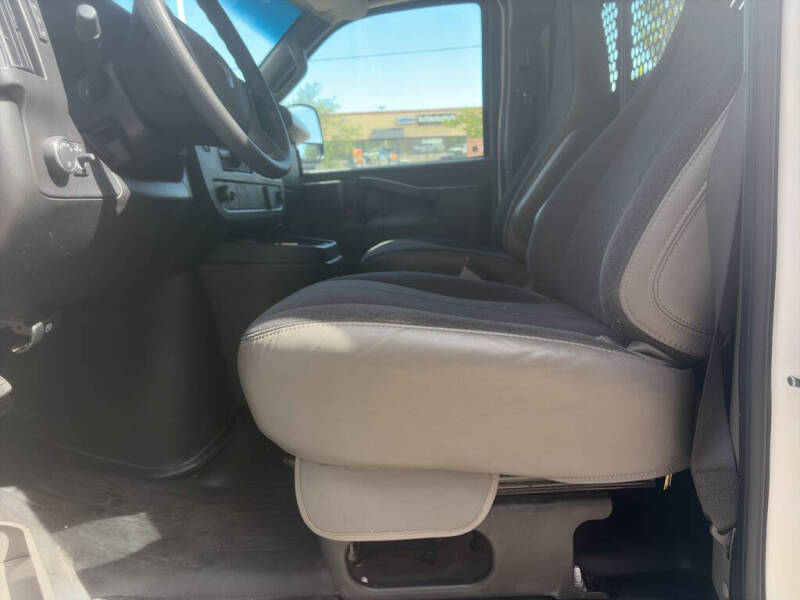 2024 GMC Savana 2500