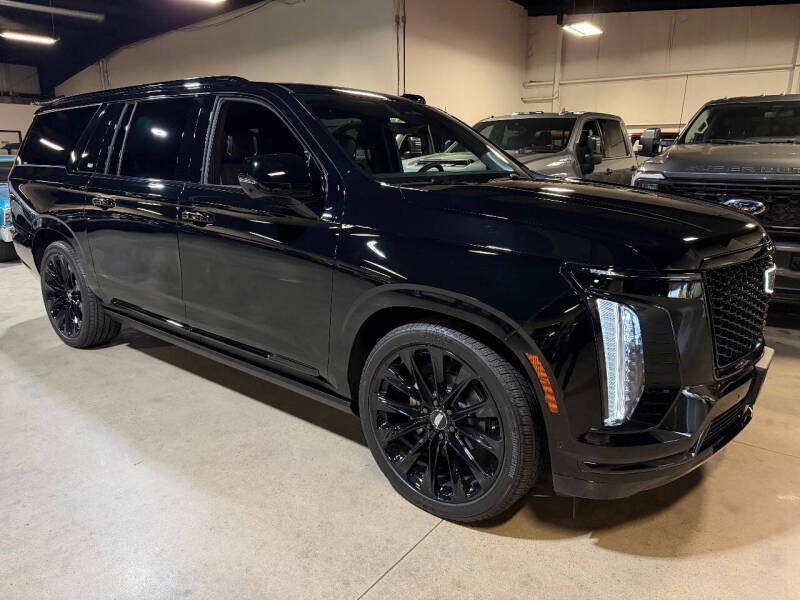 2025 Cadillac Escalade ESV Sport Platinum's photo