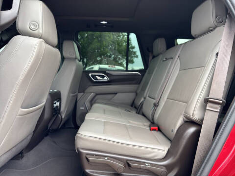 2023 GMC Yukon SLT