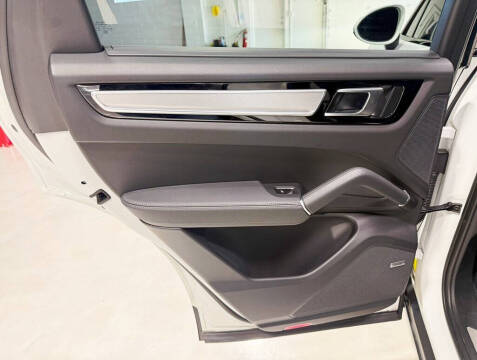 2022 Porsche Cayenne Platinum Edition