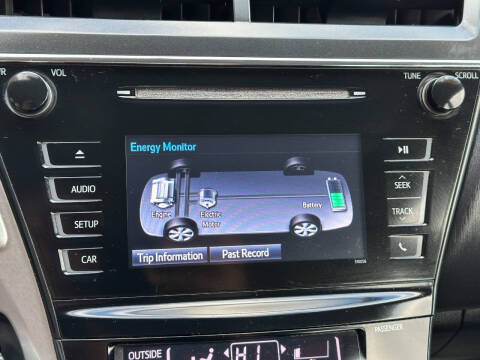 2015 Toyota Prius v Three