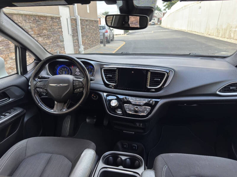 2020 Chrysler Pacifica Touring