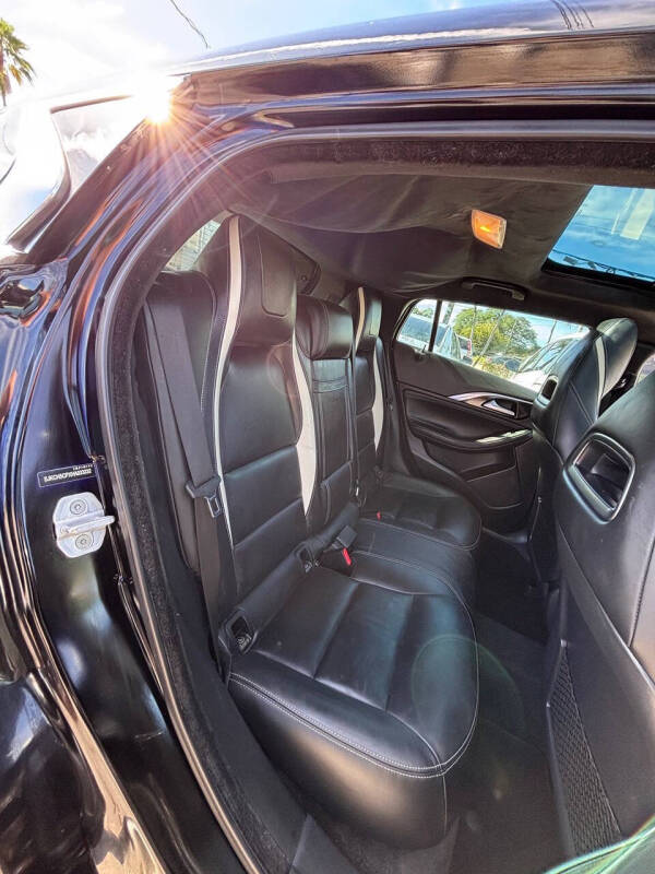 2017 Infiniti QX30 Sport