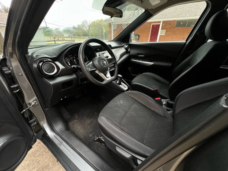 2020 Nissan Kicks SV