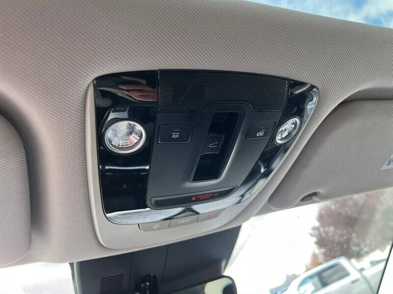 2022 Kia Sorento Plug-In Hybrid SX