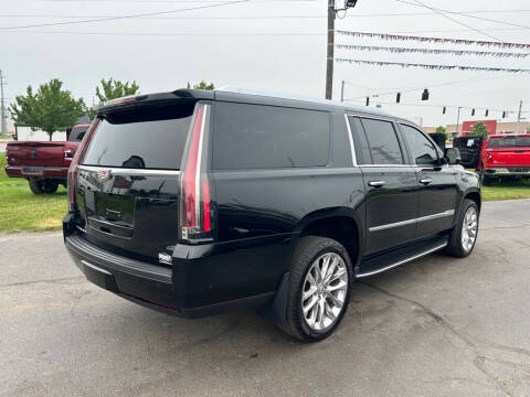 2017 Cadillac Escalade ESV Luxury