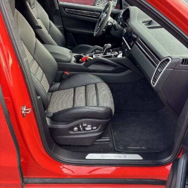 2020 Porsche Cayenne S Coupe