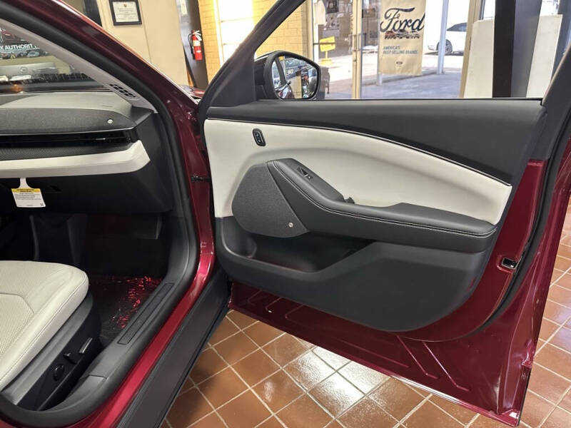 2025 Ford Mustang Mach-E Premium