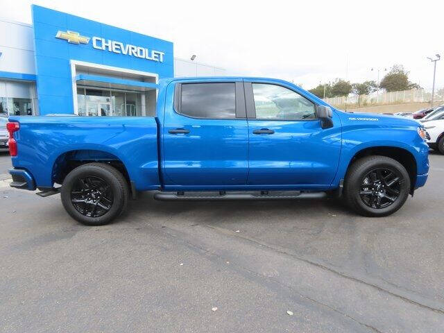 2024 Chevrolet Silverado 1500 Custom