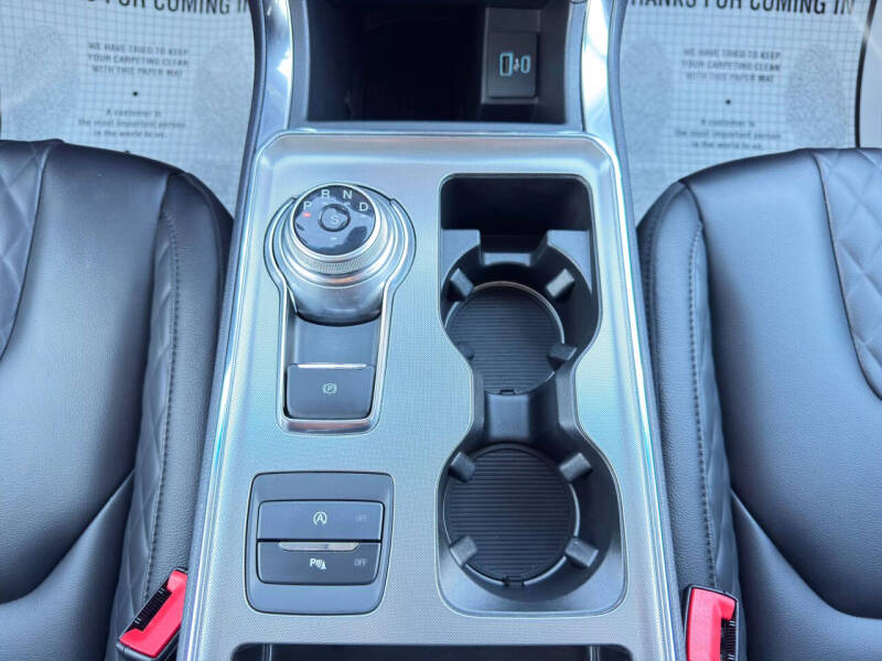 2023 Ford Edge Titanium