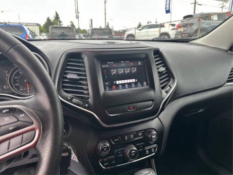 2019 Jeep Cherokee Latitude