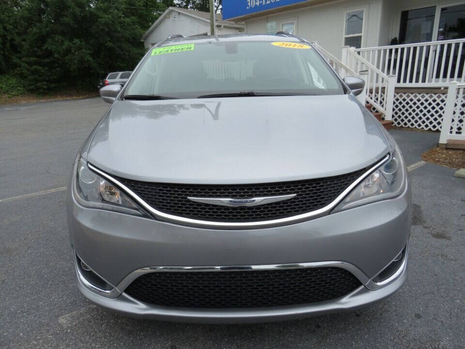 2018 Chrysler Pacifica for sale at Colbert's Auto Outlet in Hickory, NC