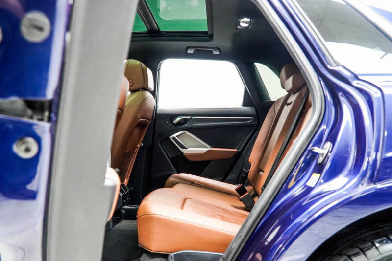 2022 Audi Q3 quattro Premium 40 TFSI