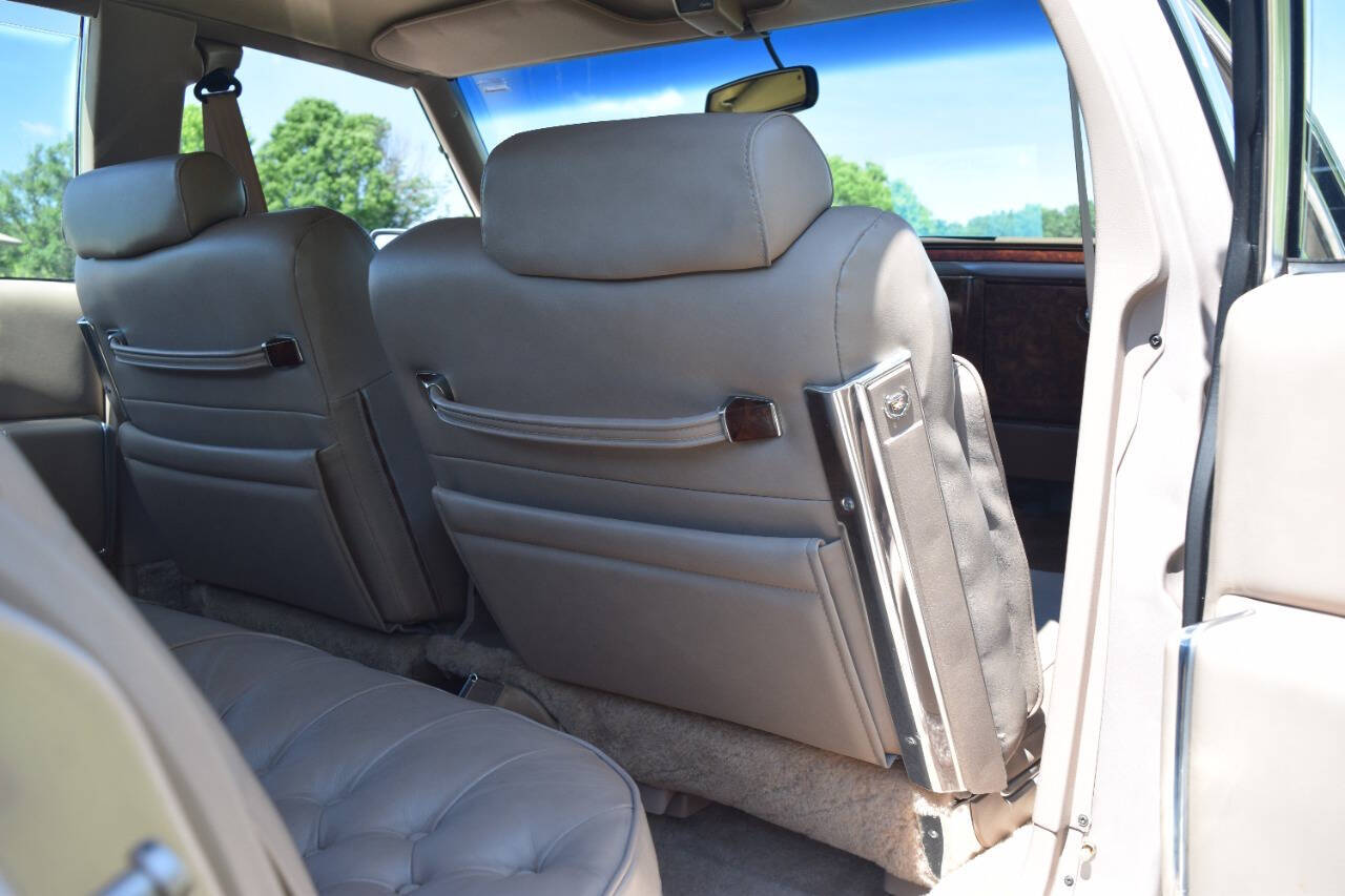 1991 Cadillac Brougham 160