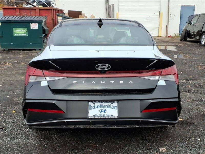 2026 Hyundai Elantra SEL Sport Premium