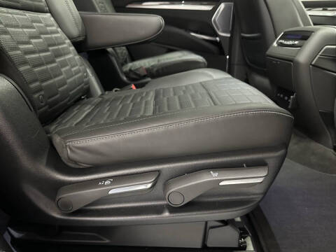 2025 Cadillac Escalade-V