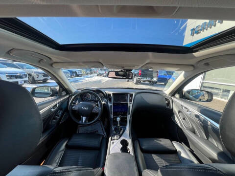 2017 Infiniti Q50 Red Sport 400