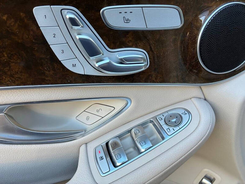 2017 Mercedes-Benz GLC GLC 300