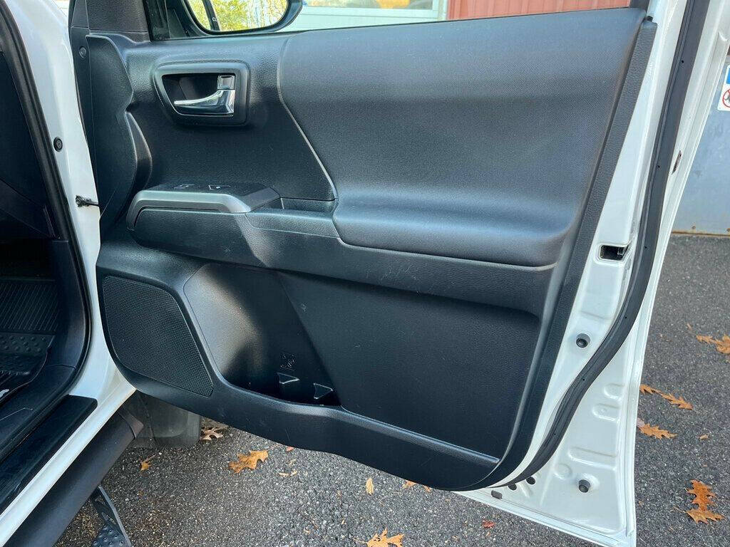 2018 Toyota Tacoma 30