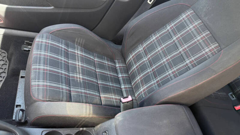 2010 Volkswagen GTI Base PZEV
