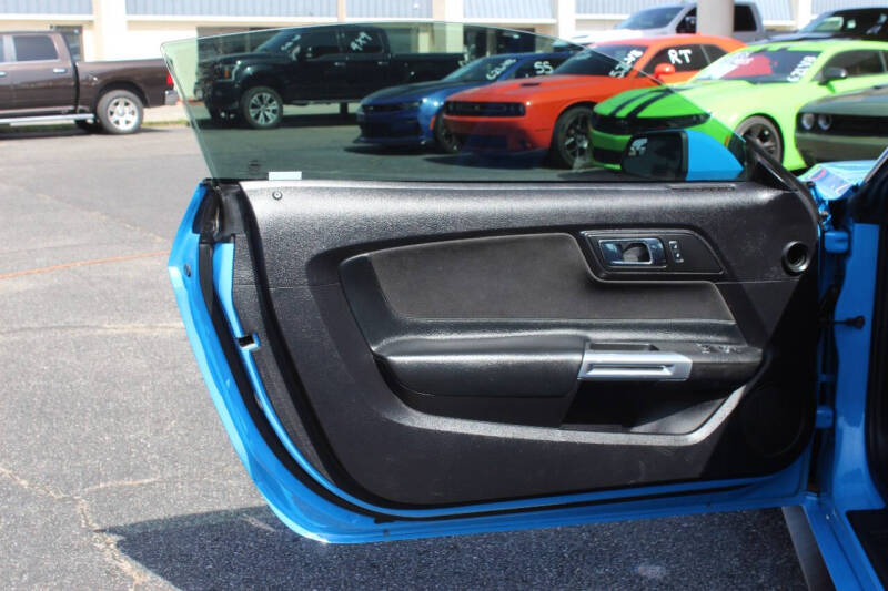 2017 Ford Mustang V6