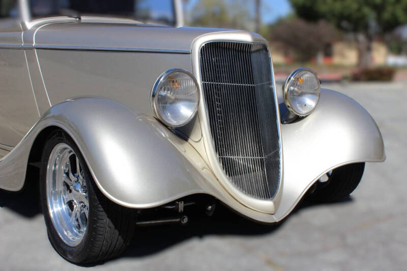 1934 Ford Cabriolet