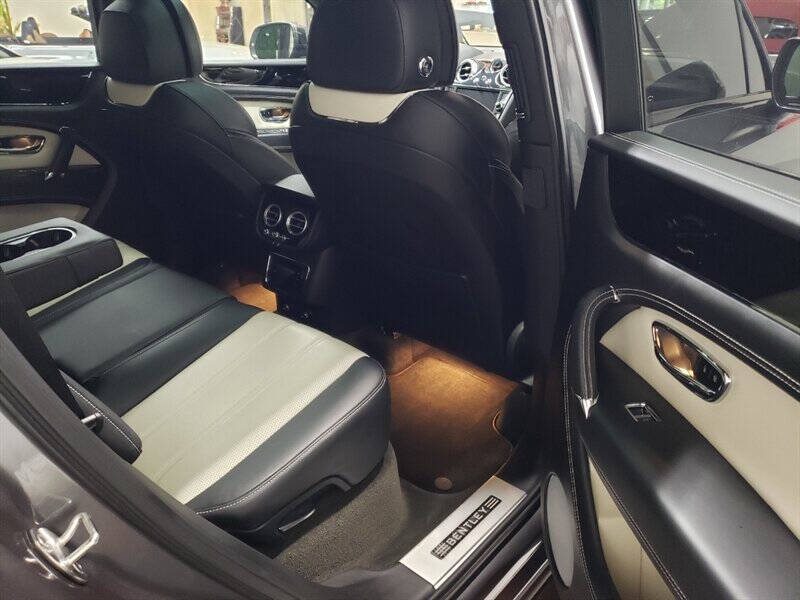 2018 Bentley Bentayga 6